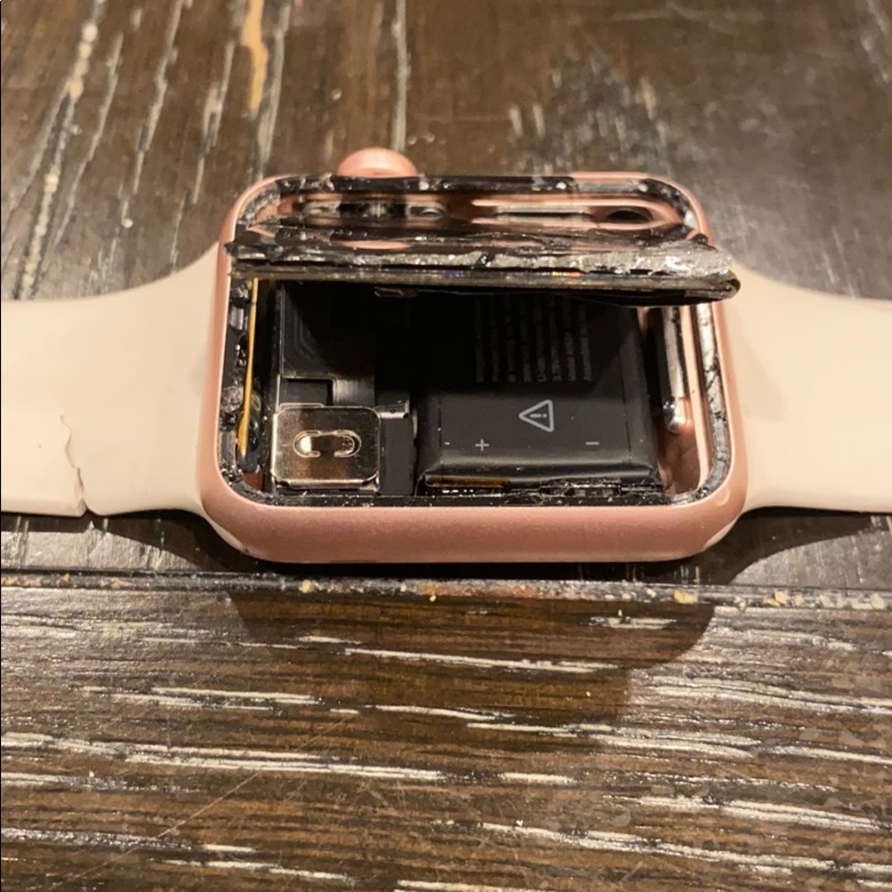 Apple Watch - Picture 3 of 3